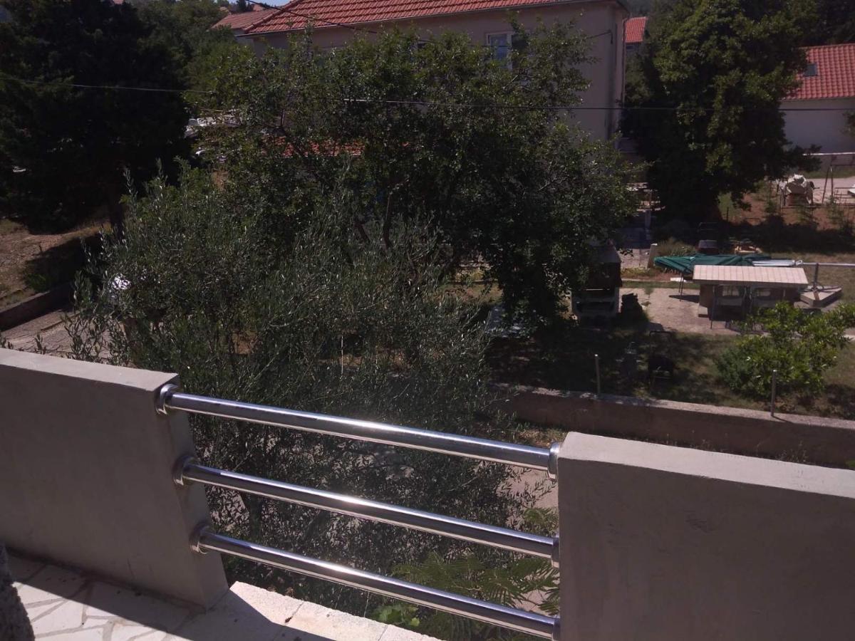 Apartment Zola ゴルニ・カリン エクステリア 写真