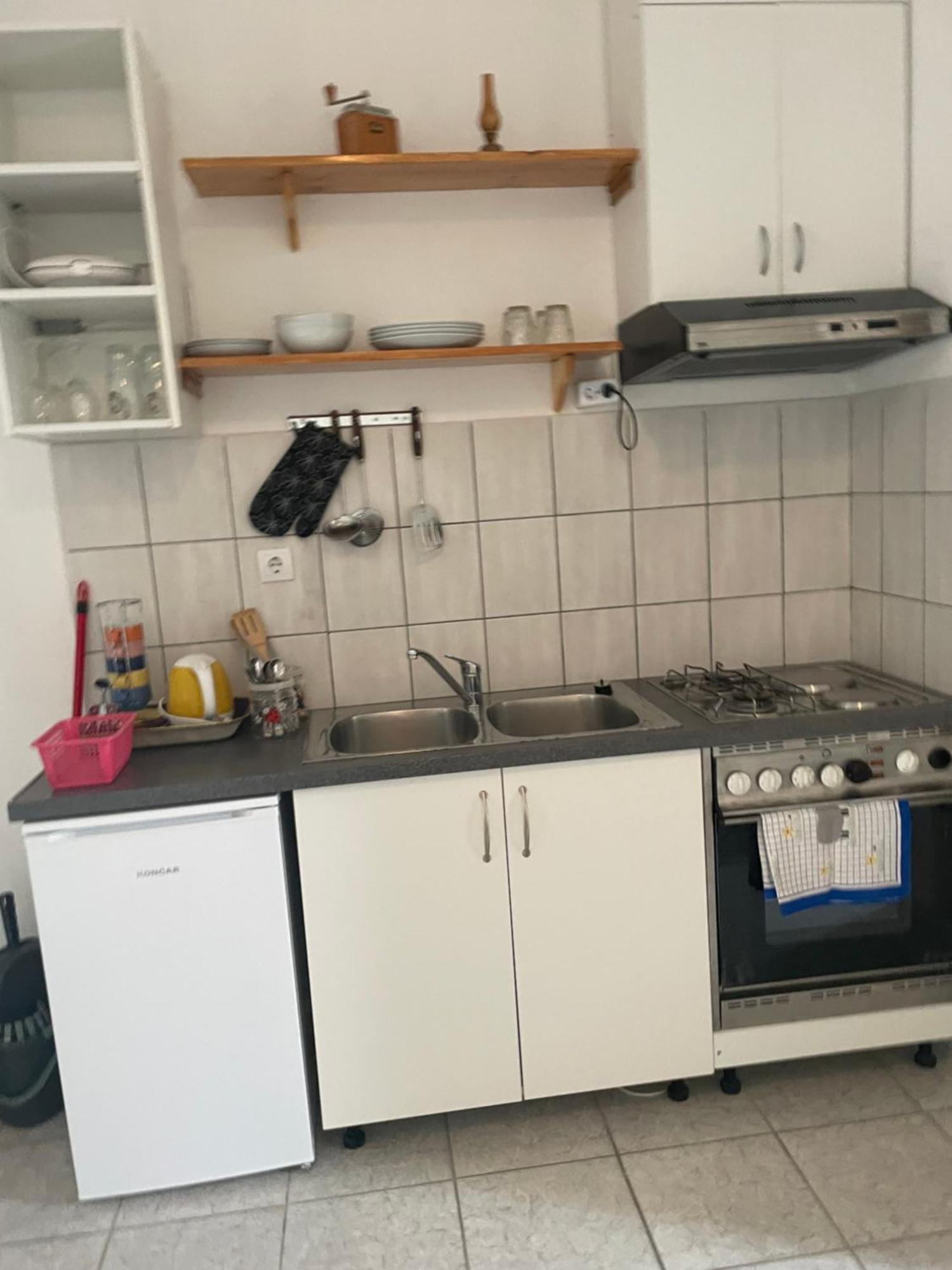 Apartment Zola ゴルニ・カリン エクステリア 写真