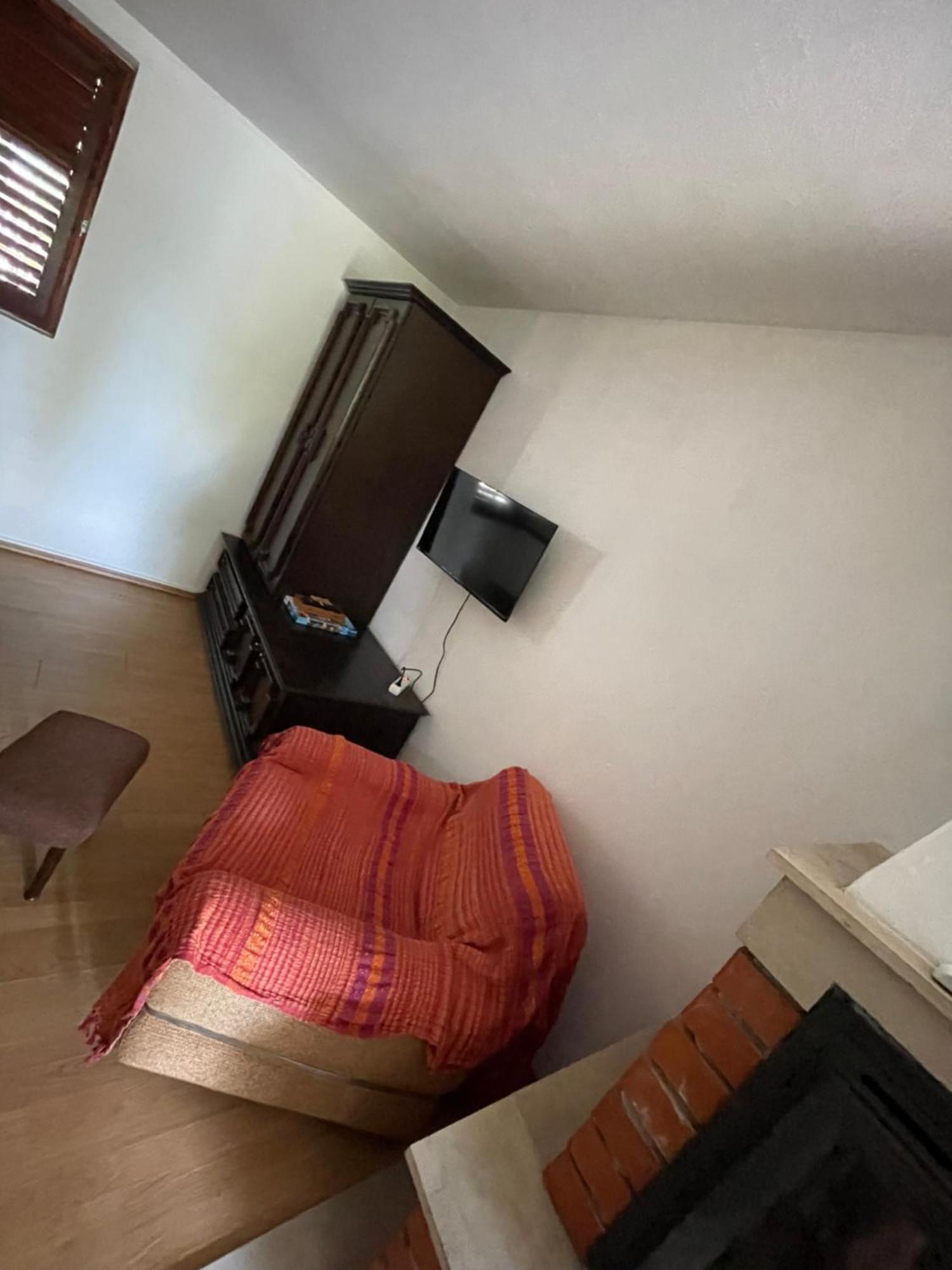 Apartment Zola ゴルニ・カリン エクステリア 写真